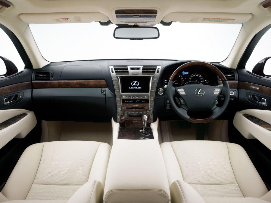  Lexus LS600h 2007 года  (JP) (фото 4 из 9)